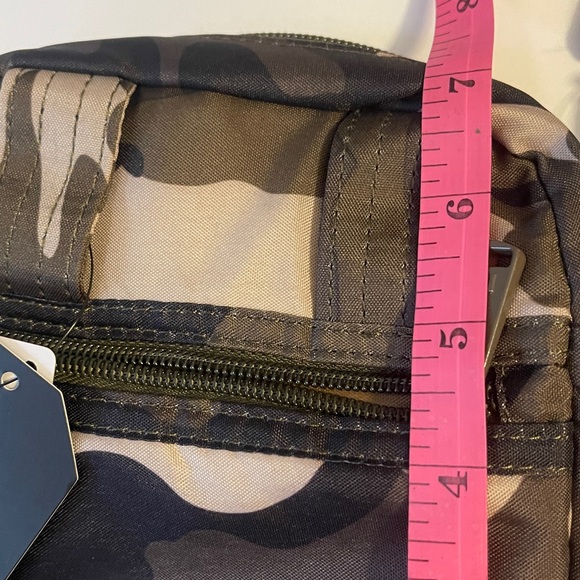 LUG Camo Crossbody purse NWT - Picture 4 of 7